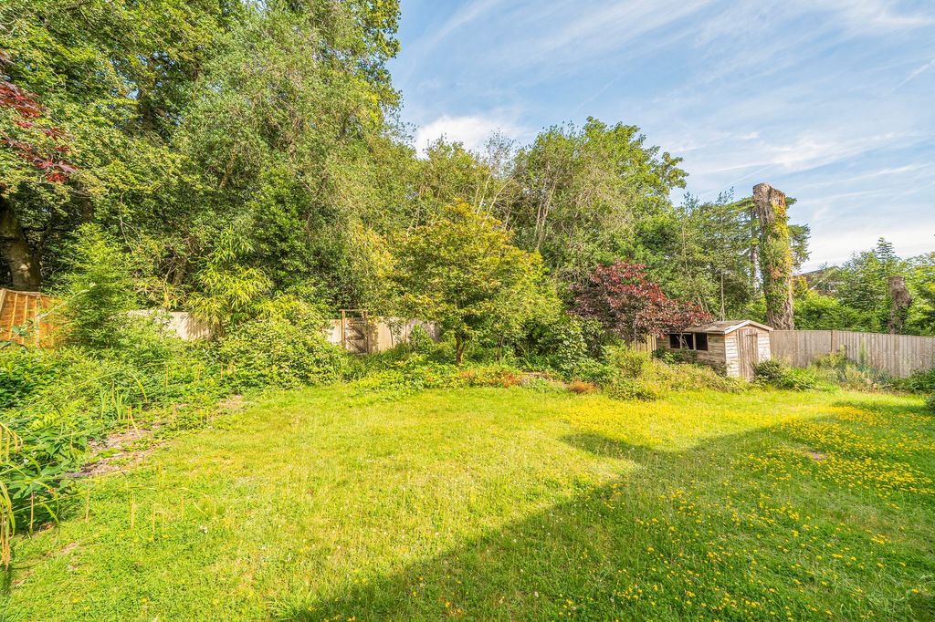 Property photo 3 of 14 Garden