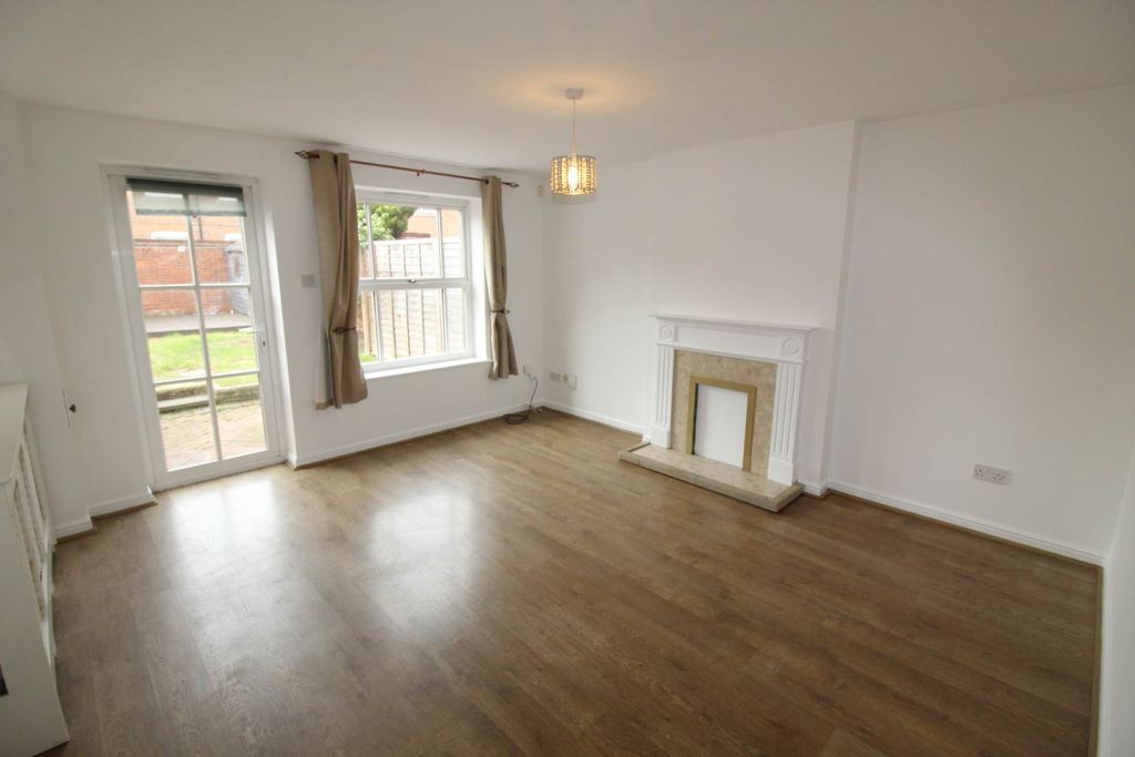 Property photo 3 of 9