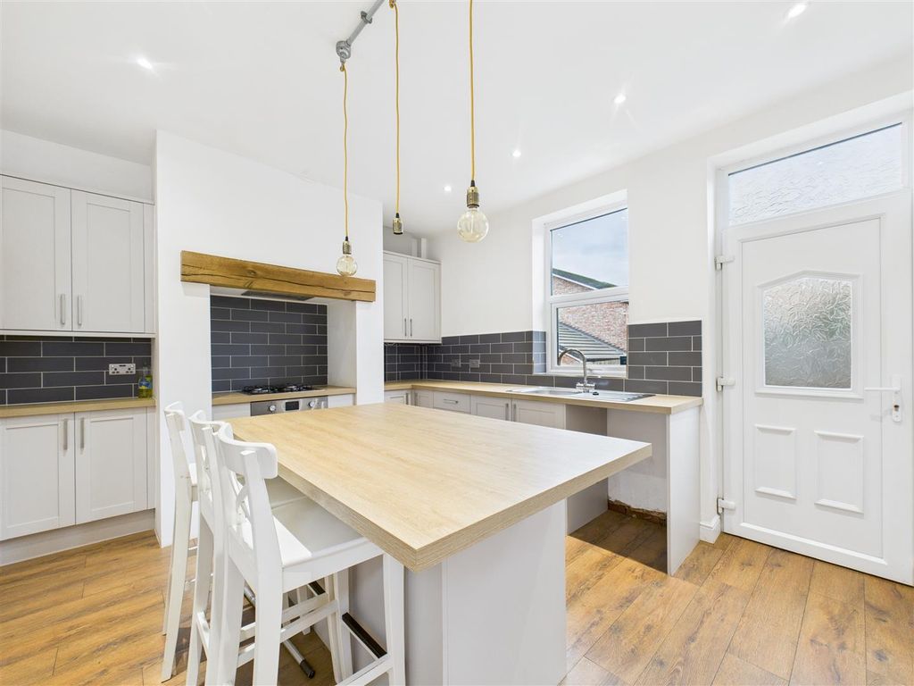 Property photo 1 of 14 Cam05207G0-Pr0077-Still001.Jpg