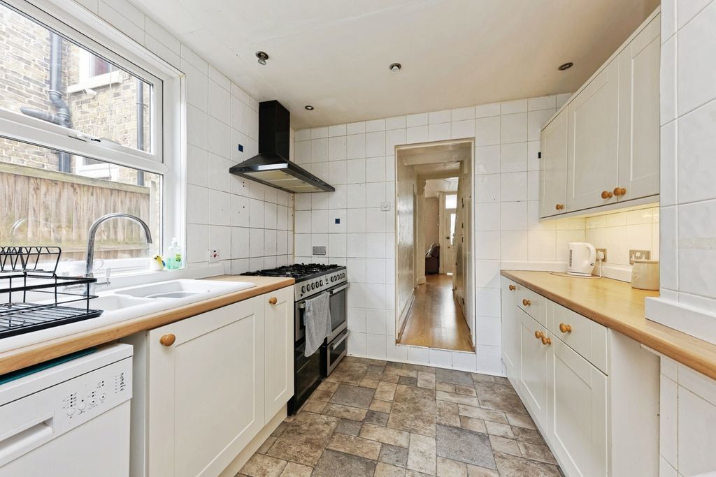 Property photo 3 of 18 Pbox-Img.Jpg