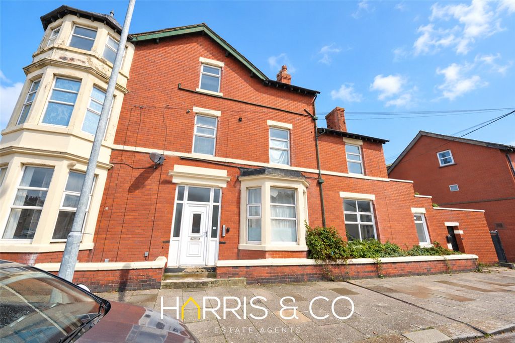 Property photo 1 of 10 Picture No. 17