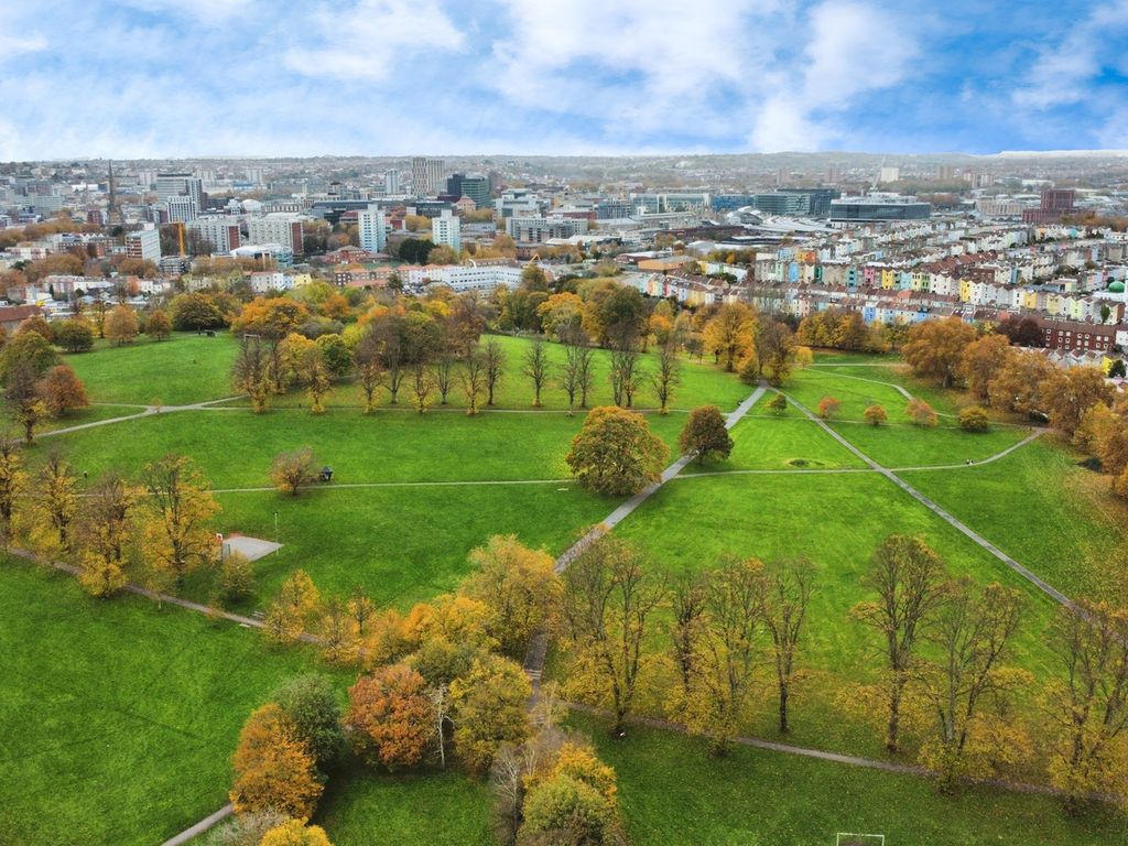 Property photo 2 of 23