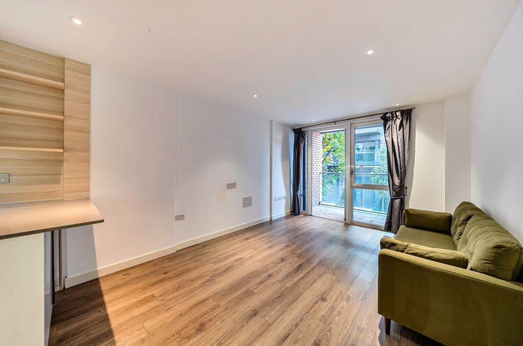 Property photo 2 of 19 1373521-9-6900A48...