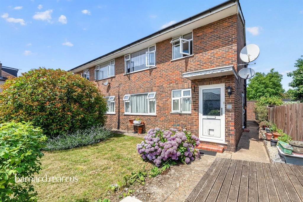 Property photo 1 of 11