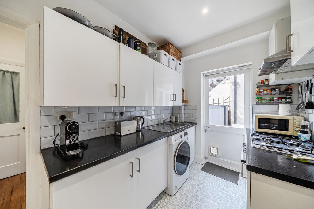 Property photo 3 of 16 1435863-8-69d7982...