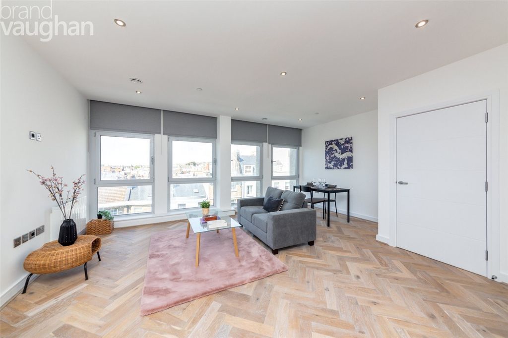 Property photo 3 of 7 Picture No. 05