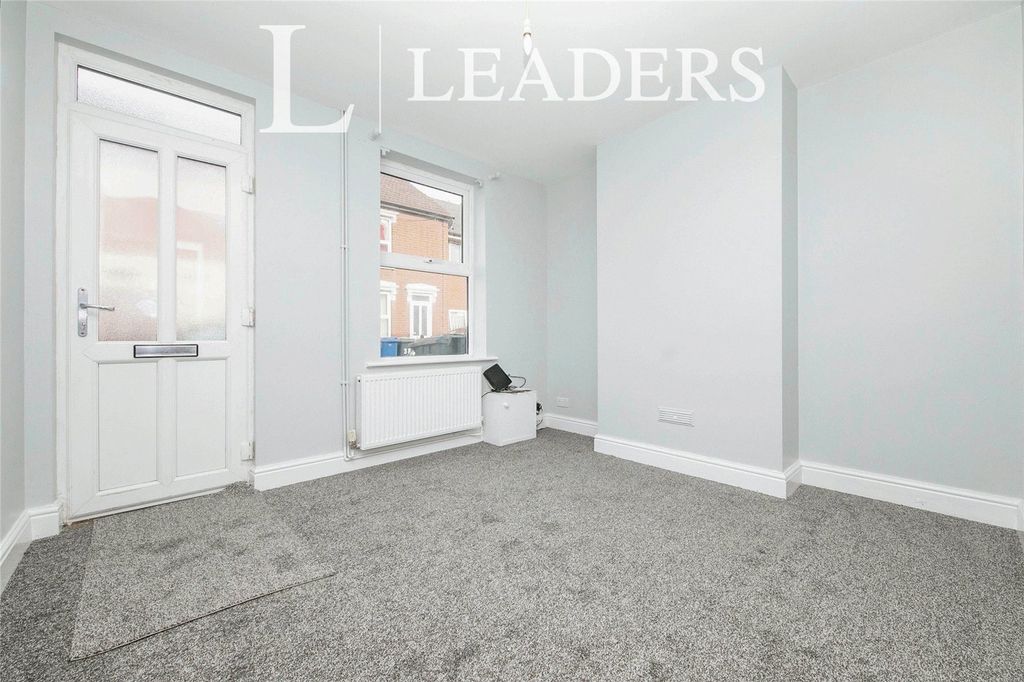 Property photo 2 of 11 Picture No. 21