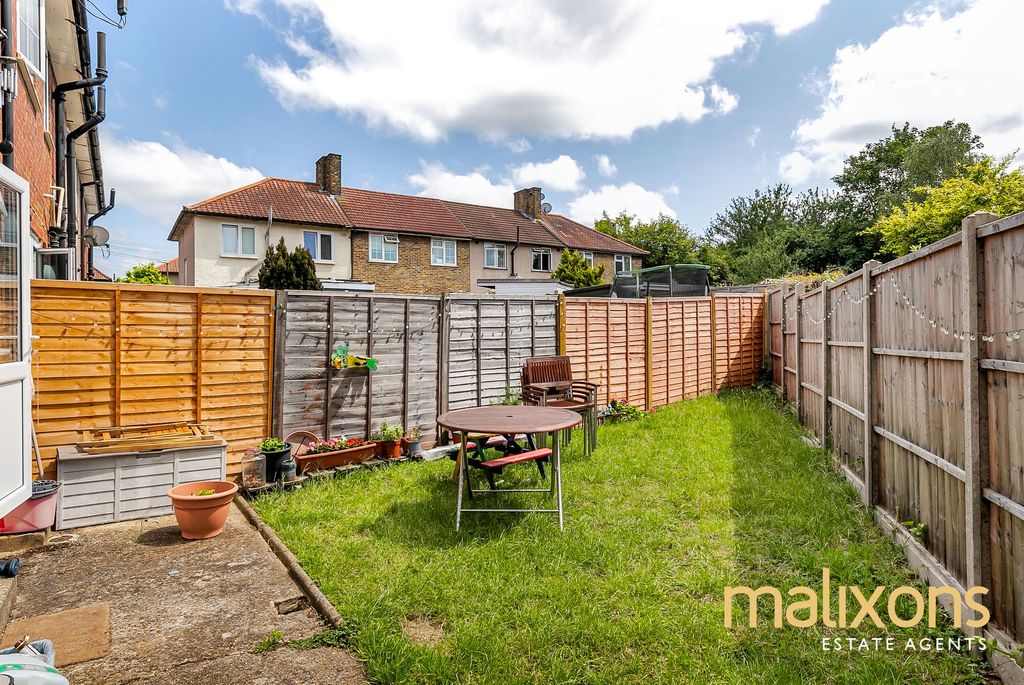 Property photo 2 of 11