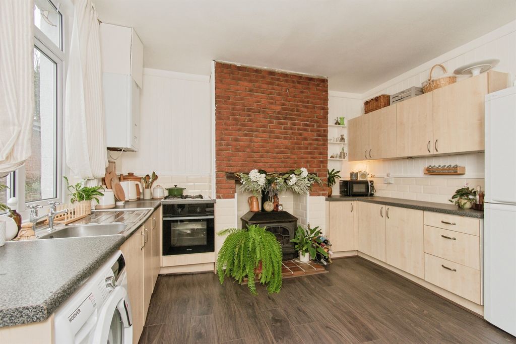 Property photo 3 of 15