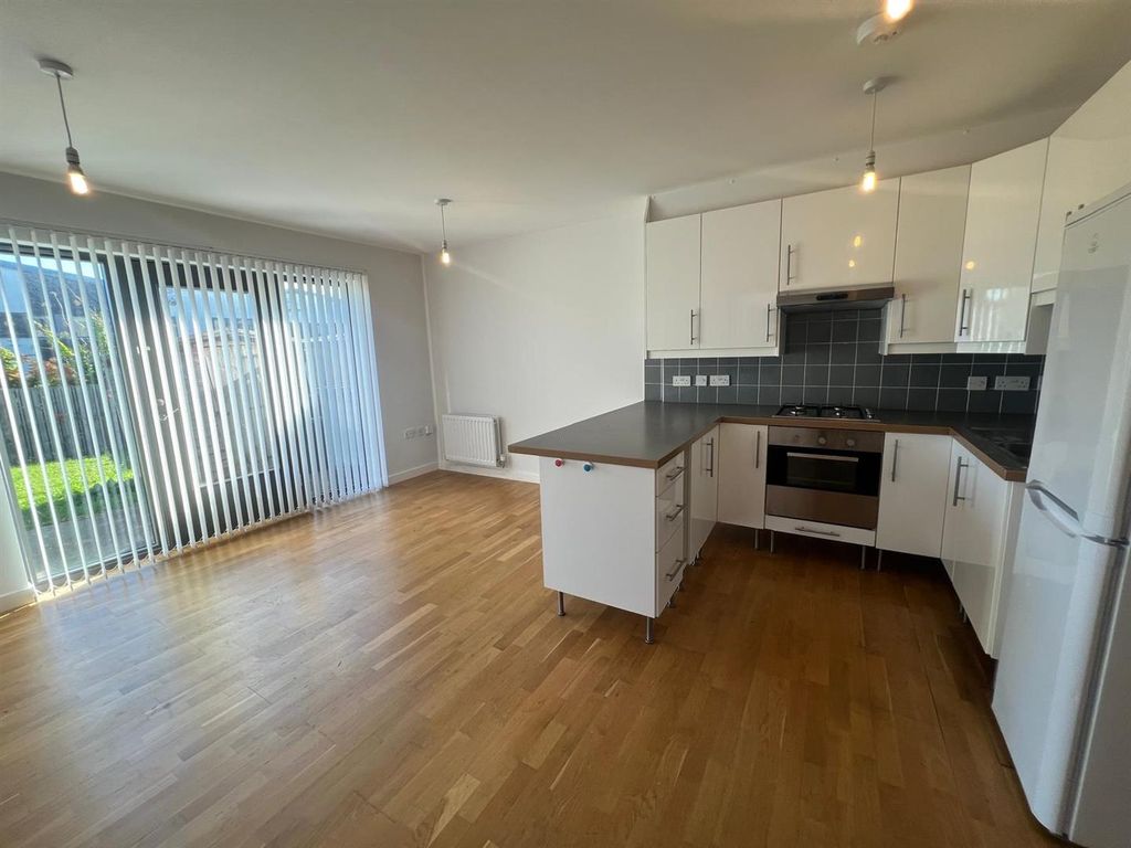 Property photo 2 of 13 Livingroom:Kitchen.Jpg