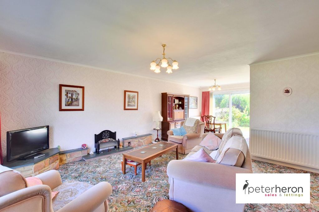 Property photo 2 of 25 Open Plan Lounge And Diner