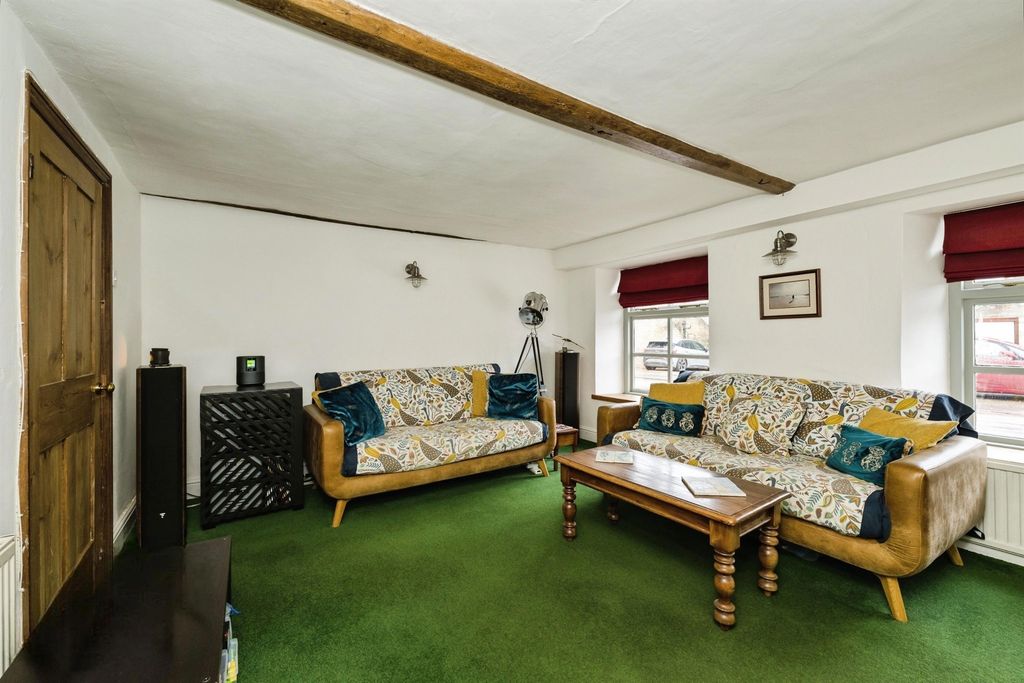 Property photo 3 of 13