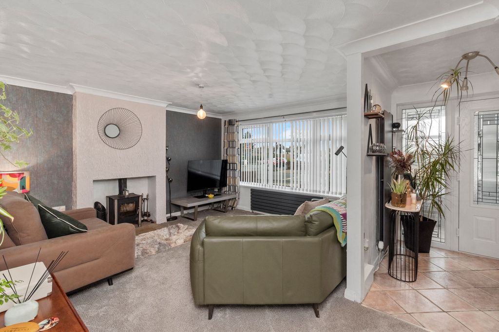 Property photo 2 of 35