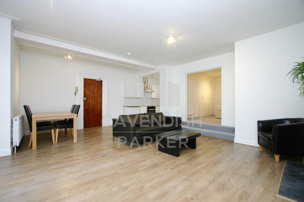 Property photo 3 of 9