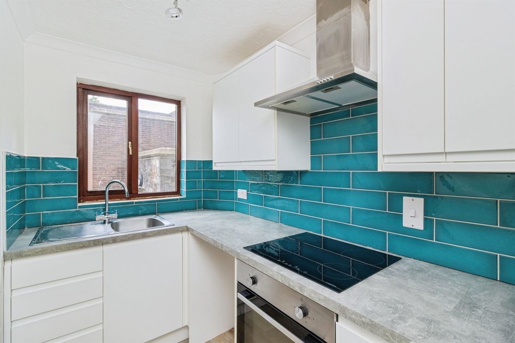 Property photo 3 of 17
