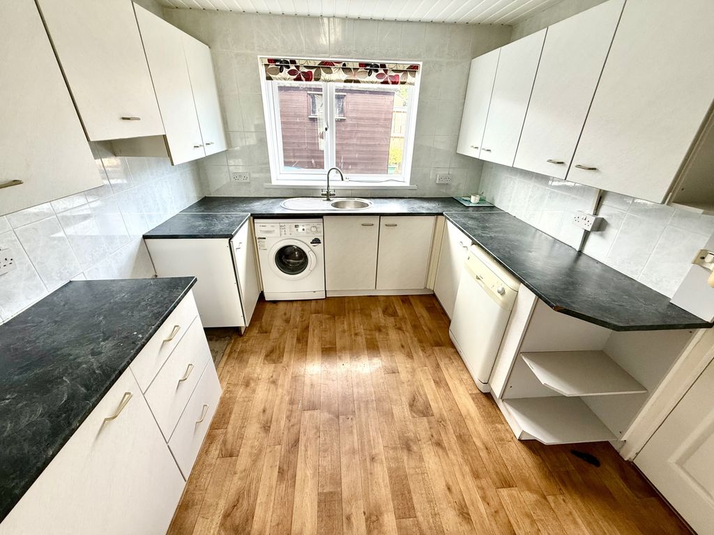 Property photo 2 of 13 Img_4073