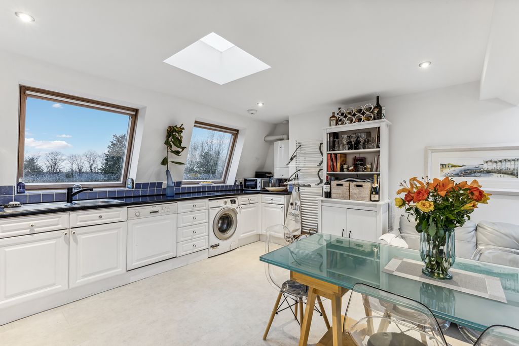 Property photo 1 of 17 Picture 1