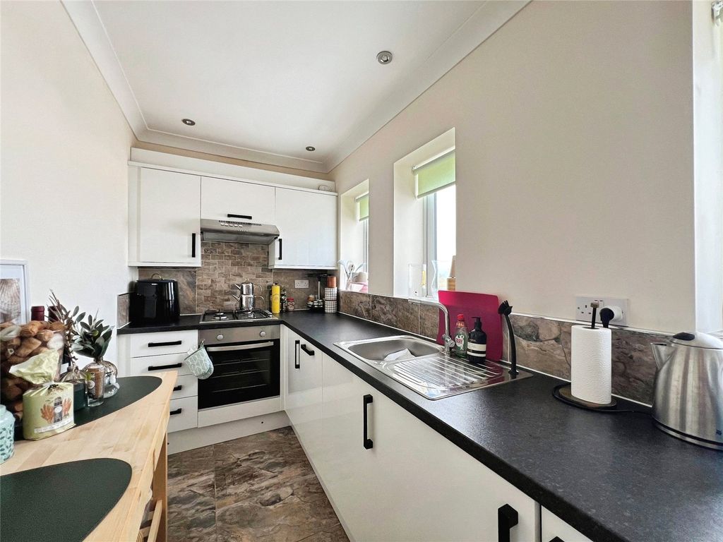 Property photo 2 of 16 Picture No. 14