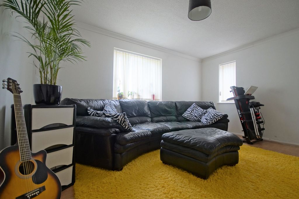 Property photo 2 of 5 Lounge / Dining Room