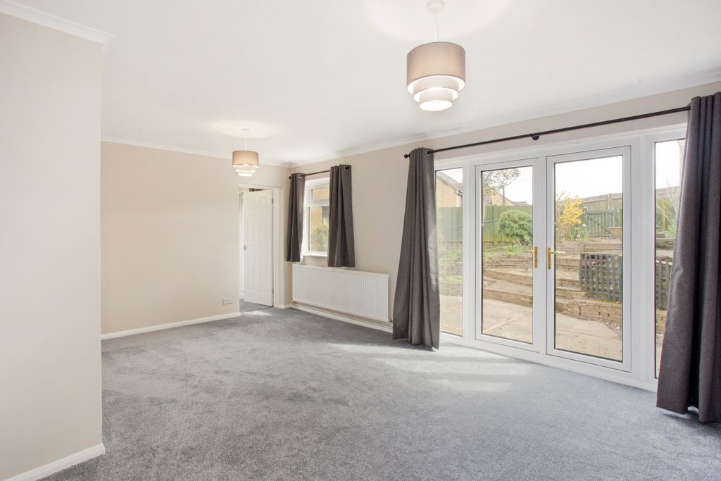 Property photo 2 of 11 12 St_ Davids Roa...