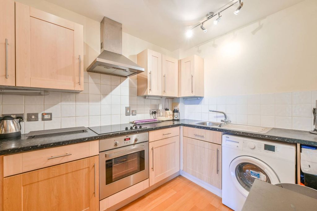 Property photo 1 of 9