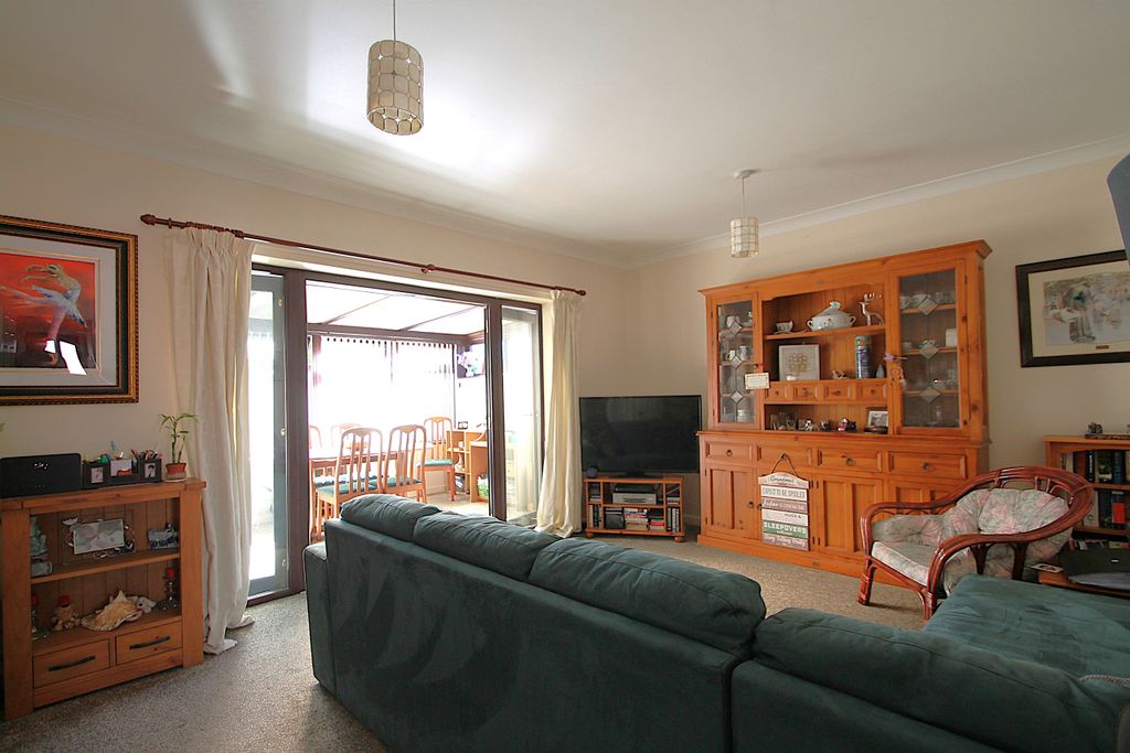 Property photo 2 of 20 Living Room