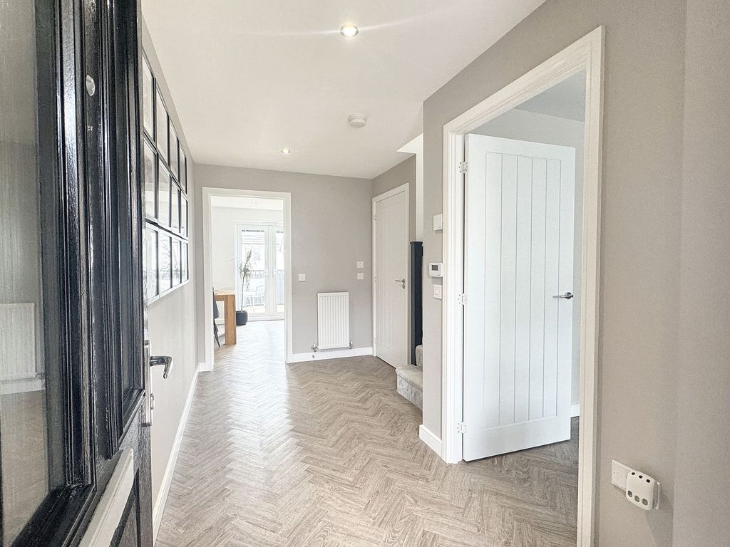 Property photo 2 of 26 Entrance Hallway