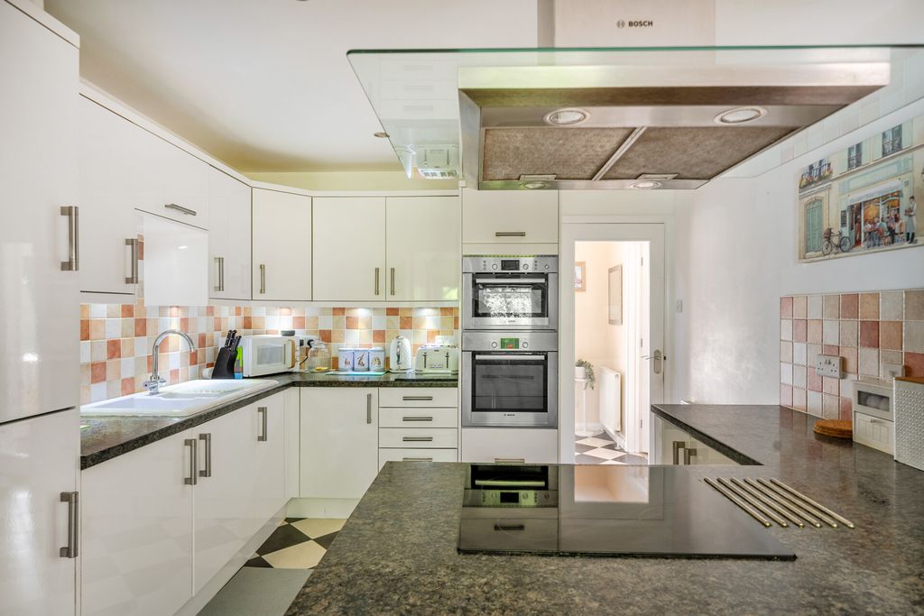 Property photo 3 of 24 1520834-21-1A0A58...