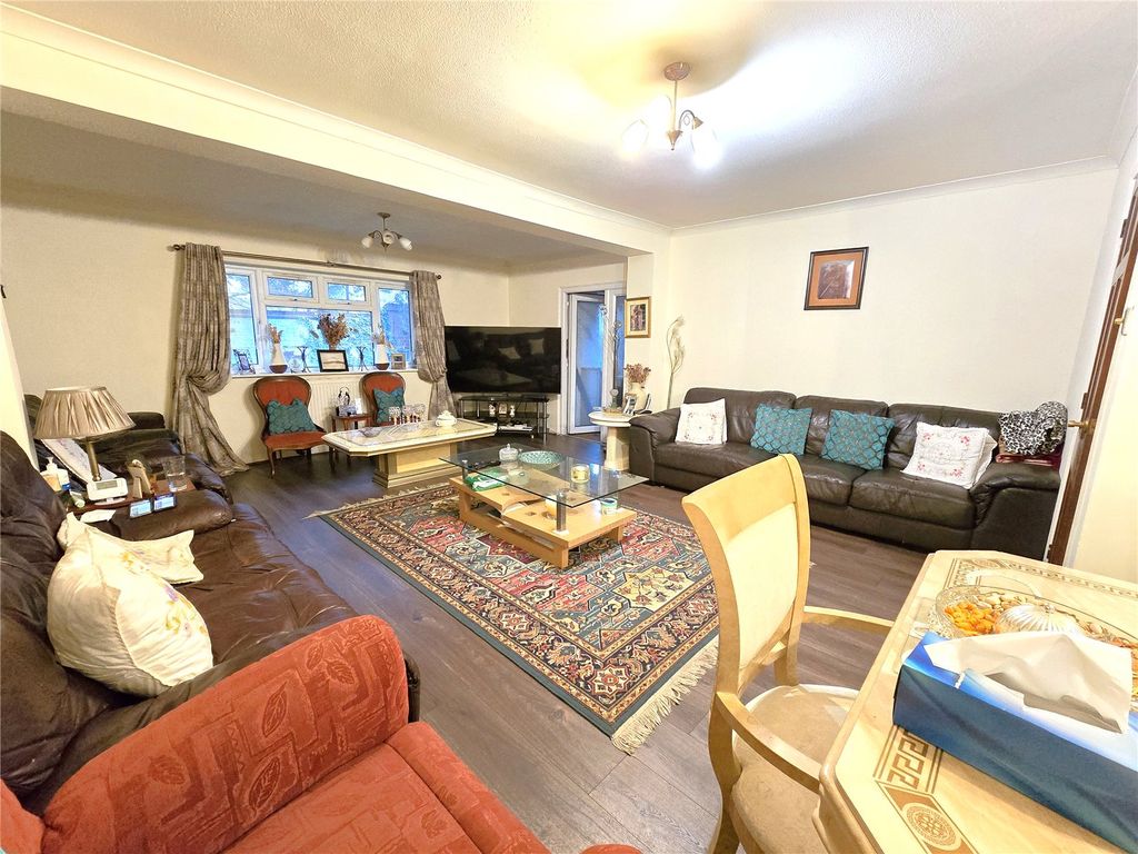 Property photo 2 of 13 Lounge