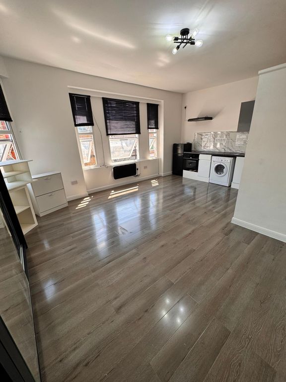 Property photo 1 of 3