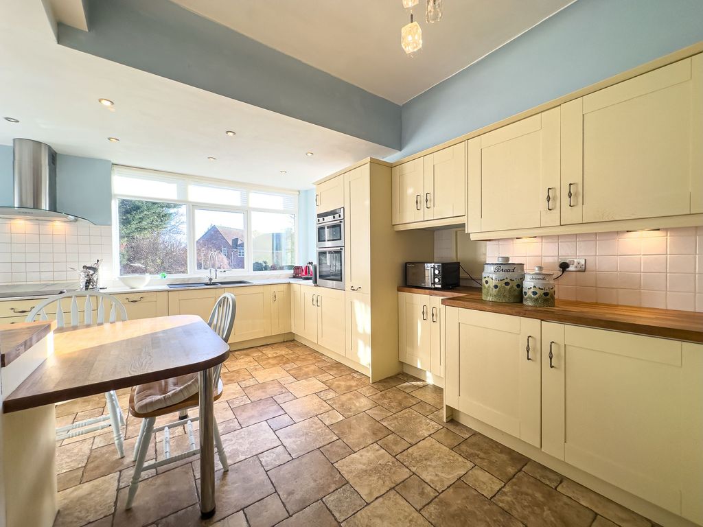 Property photo 2 of 34