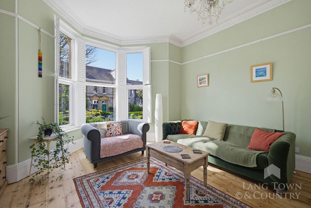 Property photo 3 of 43