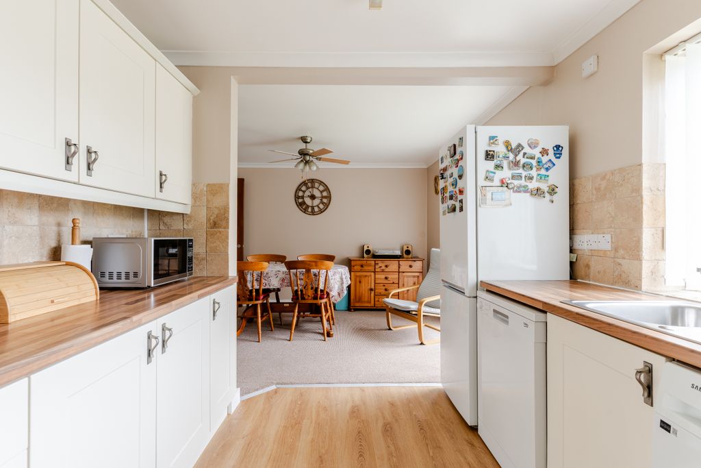 Property photo 3 of 18 A7405927-Hdr-3