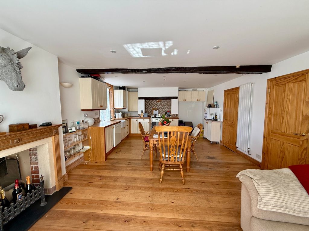 Property photo 2 of 18 Picture No. 17