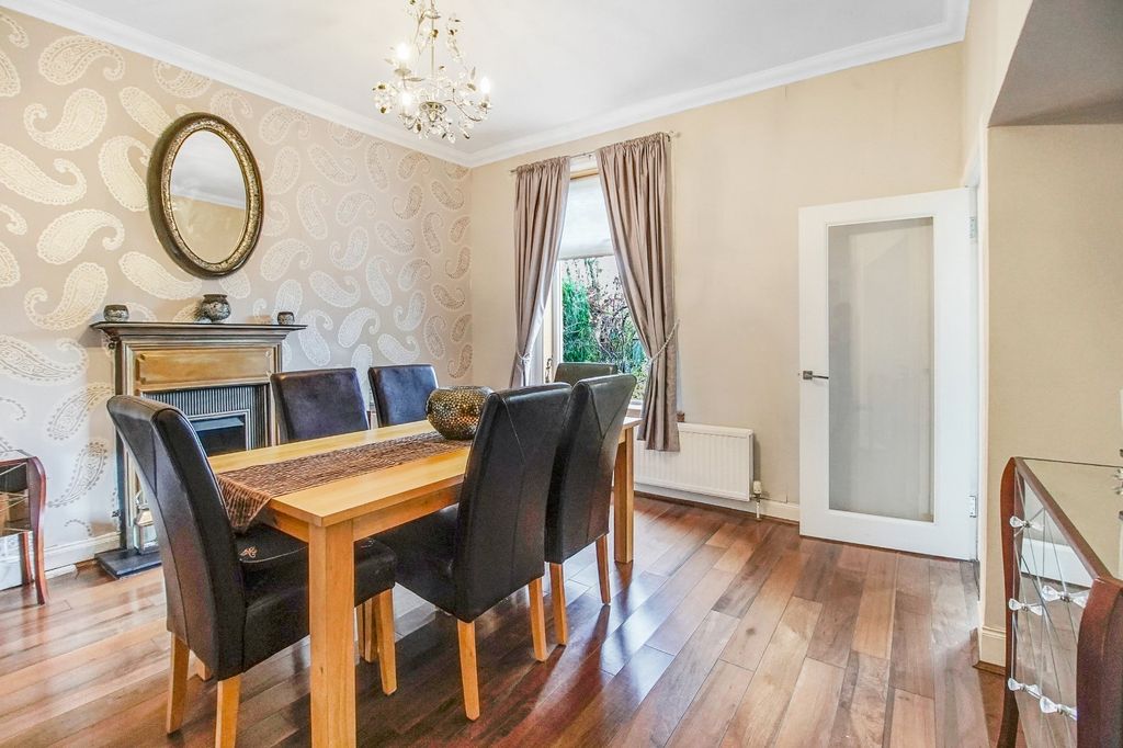 Property photo 3 of 17 Dining Room