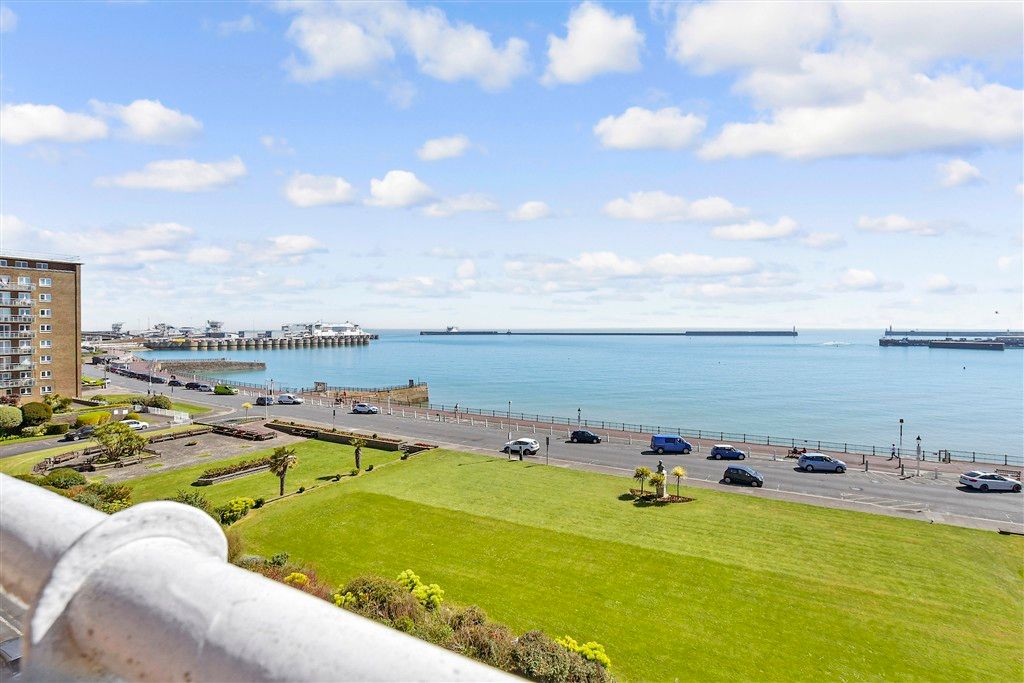 Property photo 3 of 15 Balcony / Terrace