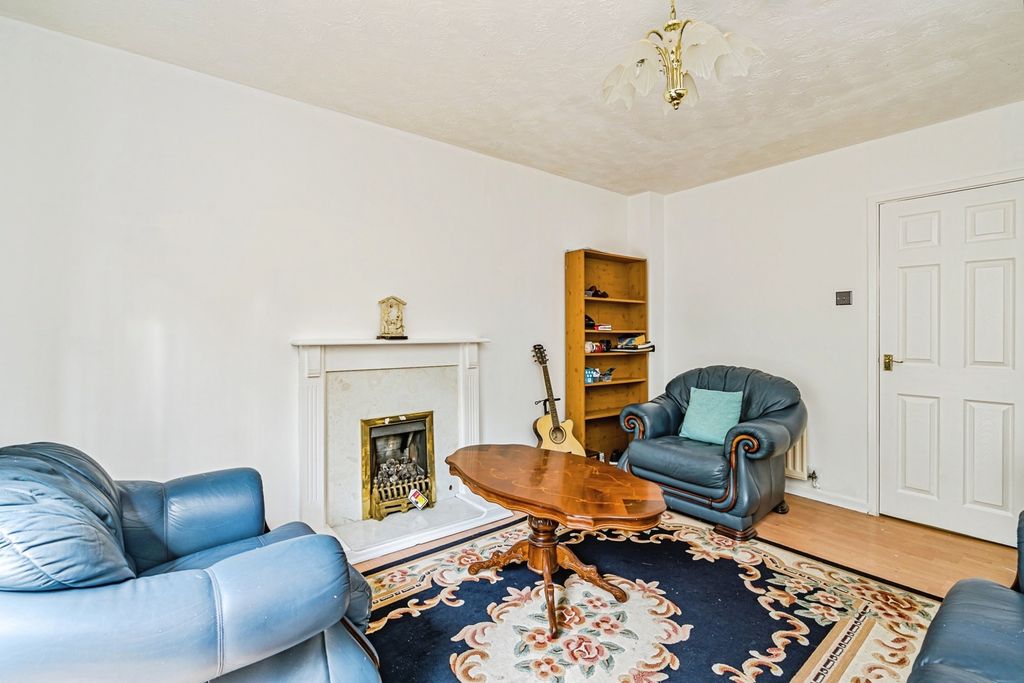 Property photo 3 of 17 Photo