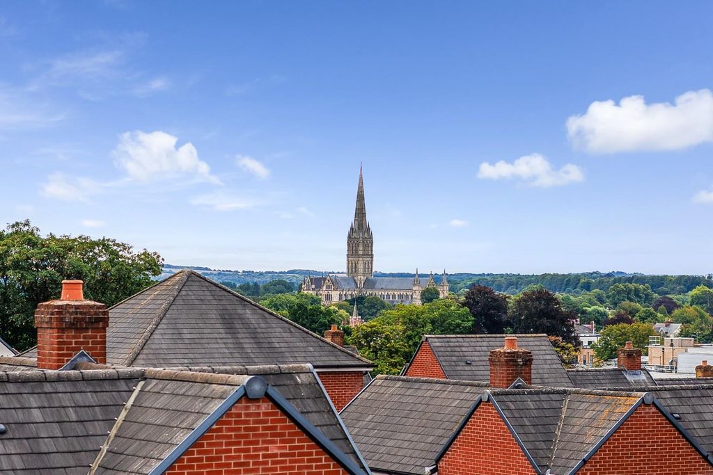 Property photo 2 of 19 Cathedral View