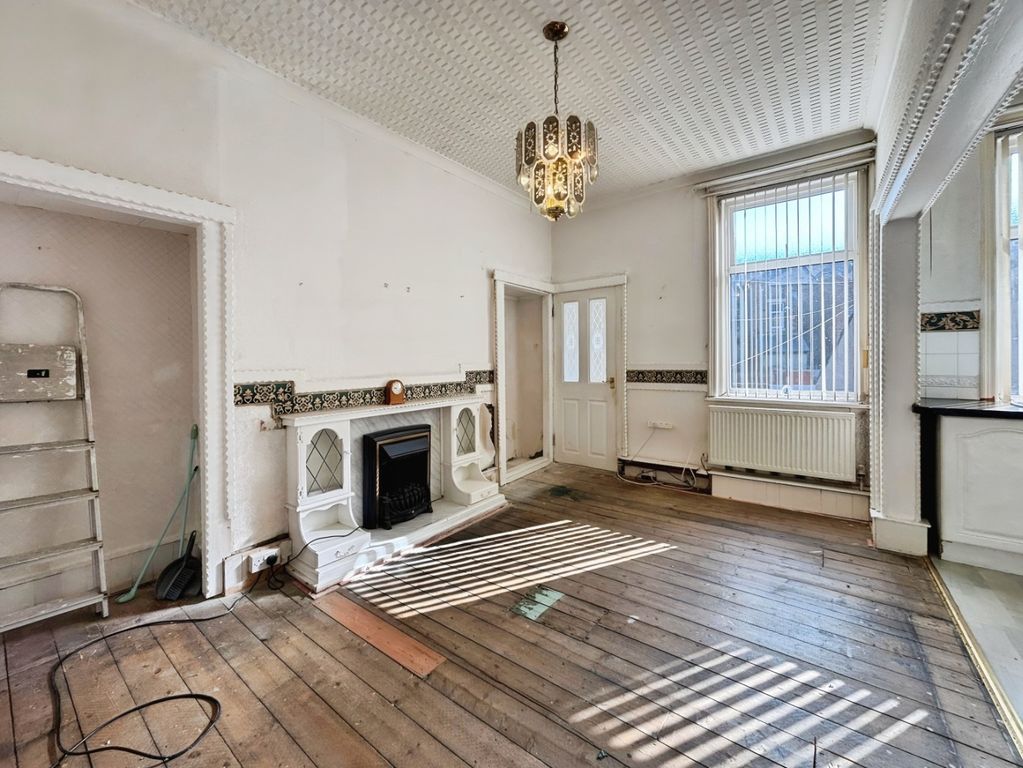 Property photo 3 of 15 4380482