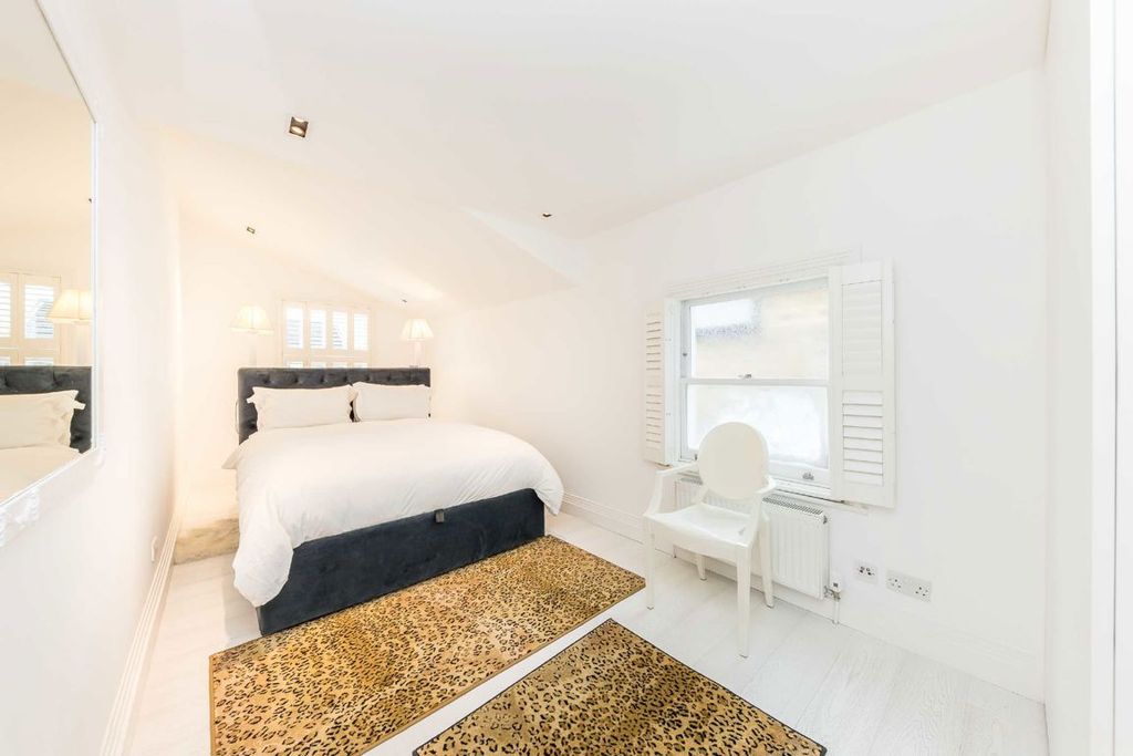 Property photo 3 of 6