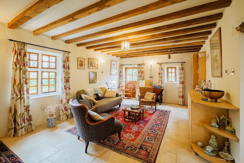 Property photo 2 of 33 5101715