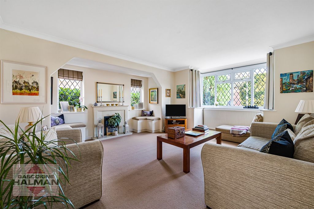 Property photo 3 of 22 Living Room