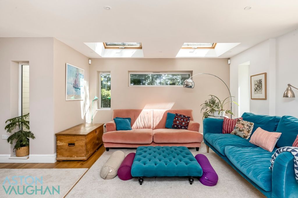 Property photo 2 of 32 5162582