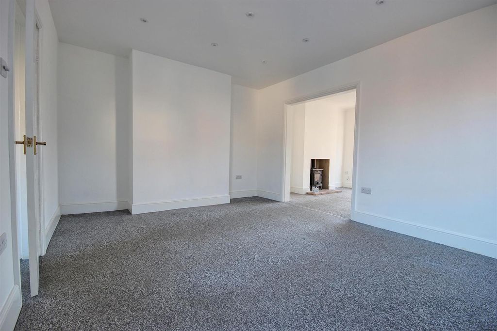 Property photo 3 of 12 Dining Room