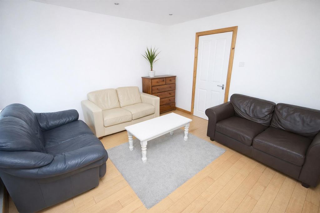 Property photo 1 of 11 E795656F-3E20-4137-Bea6-1281222B6A51.Png