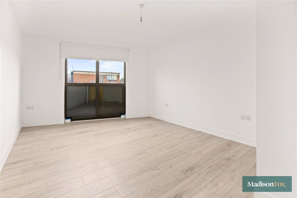 Property photo 2 of 8 Picture No. 04