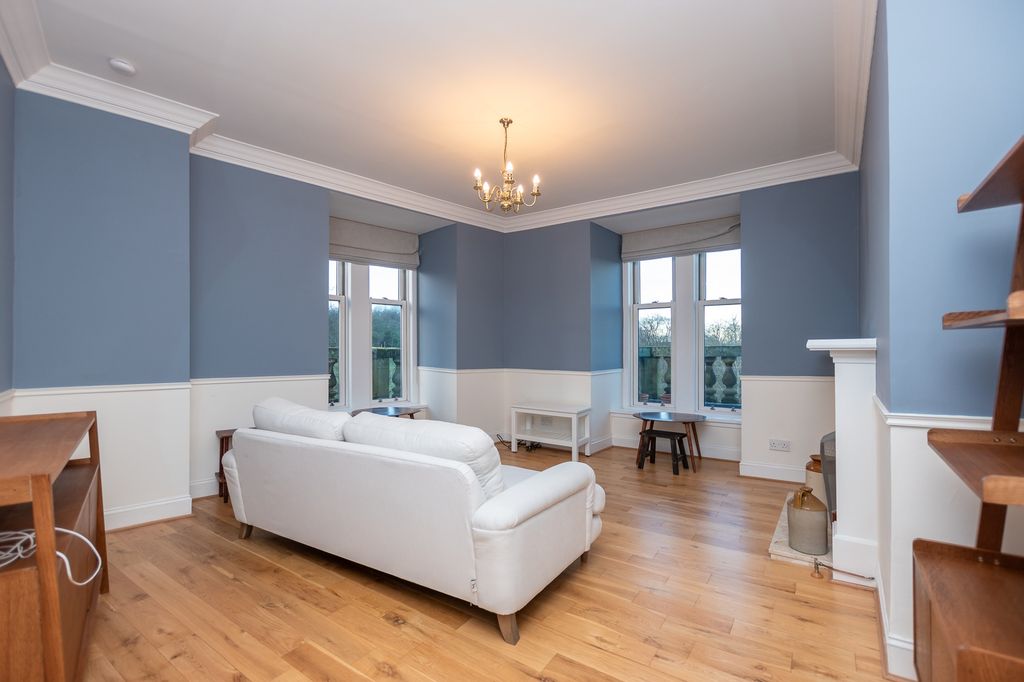 Property photo 2 of 23