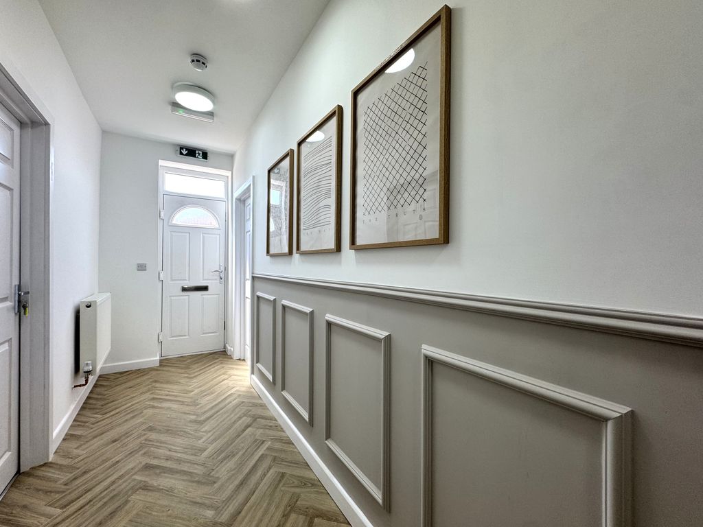 Property photo 2 of 13 Image