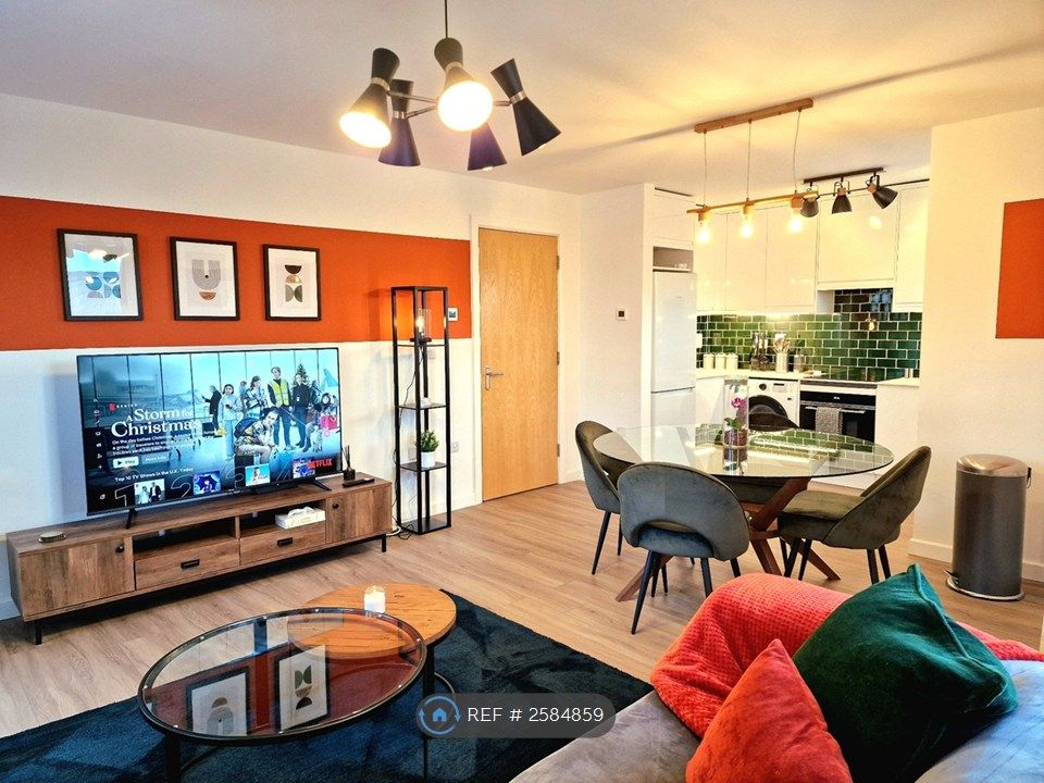Property photo 1 of 13 Living Room