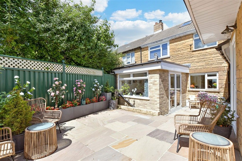 Property photo 2 of 4 Patio / Decking